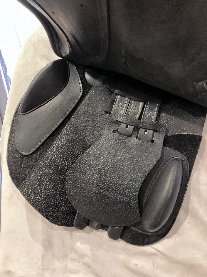 18" Prestige Meredith D, Forward Long Flap, Medium Wide (4.5"/33cm) Tree