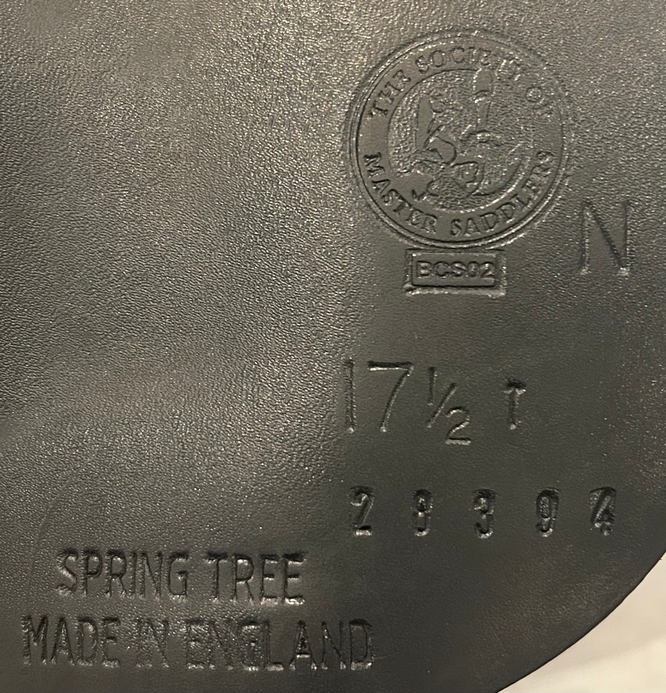 17.5" Black Country Dressage, Medium Wide (5.5") Tree