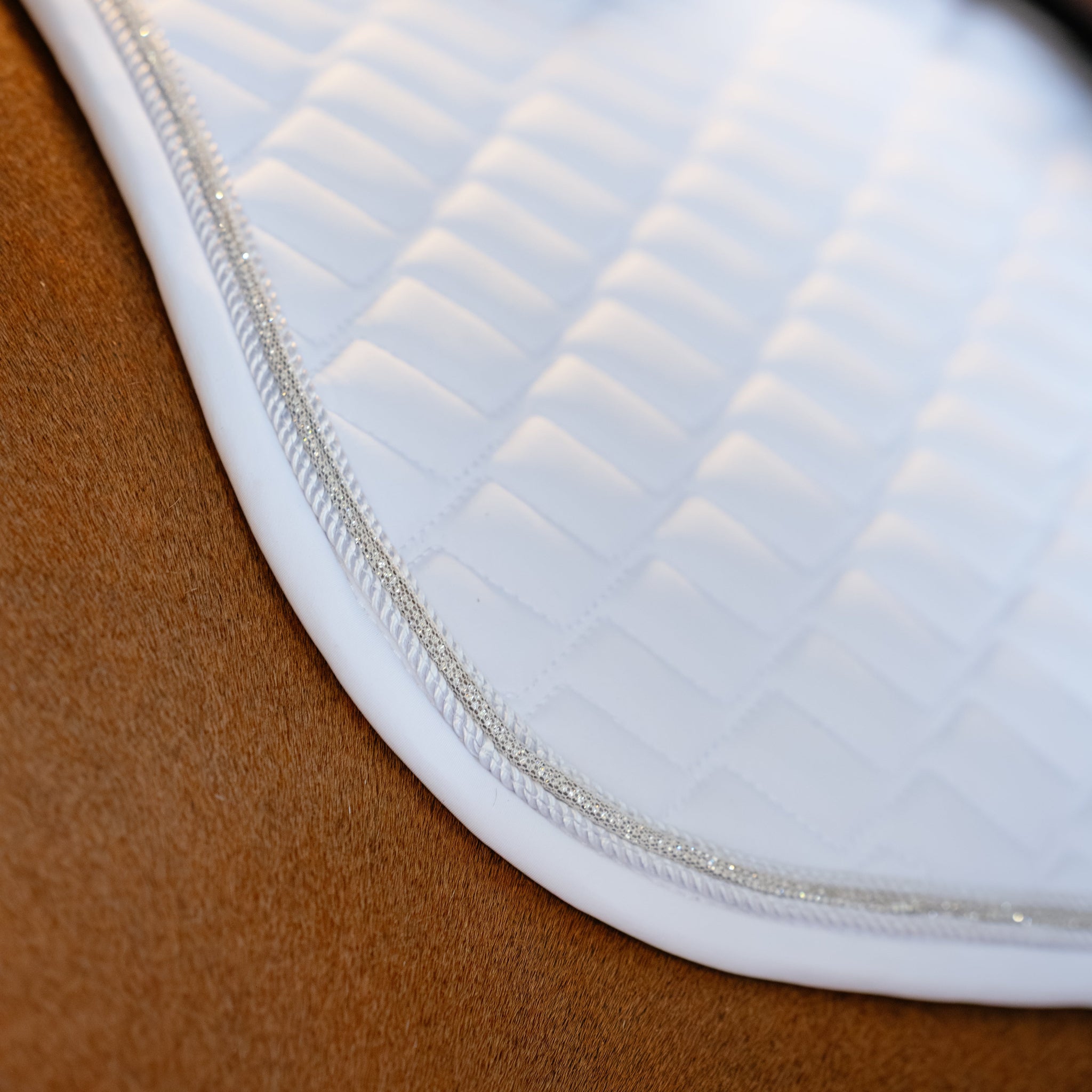 LeMieux Brilliance Close Contact Square Pad
