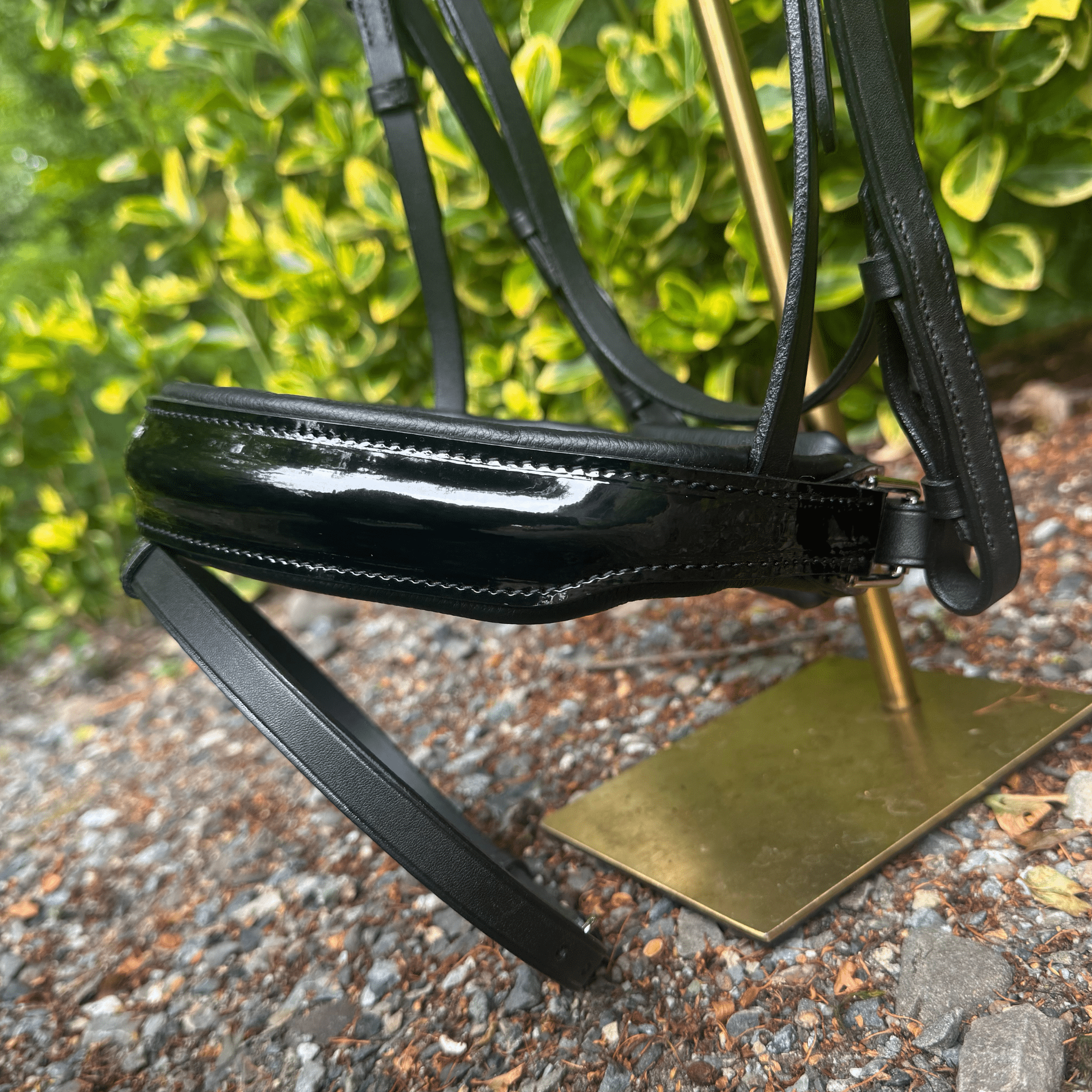 Otto Schumacher Elegant Snaffle Bridle with Cutback Caveson