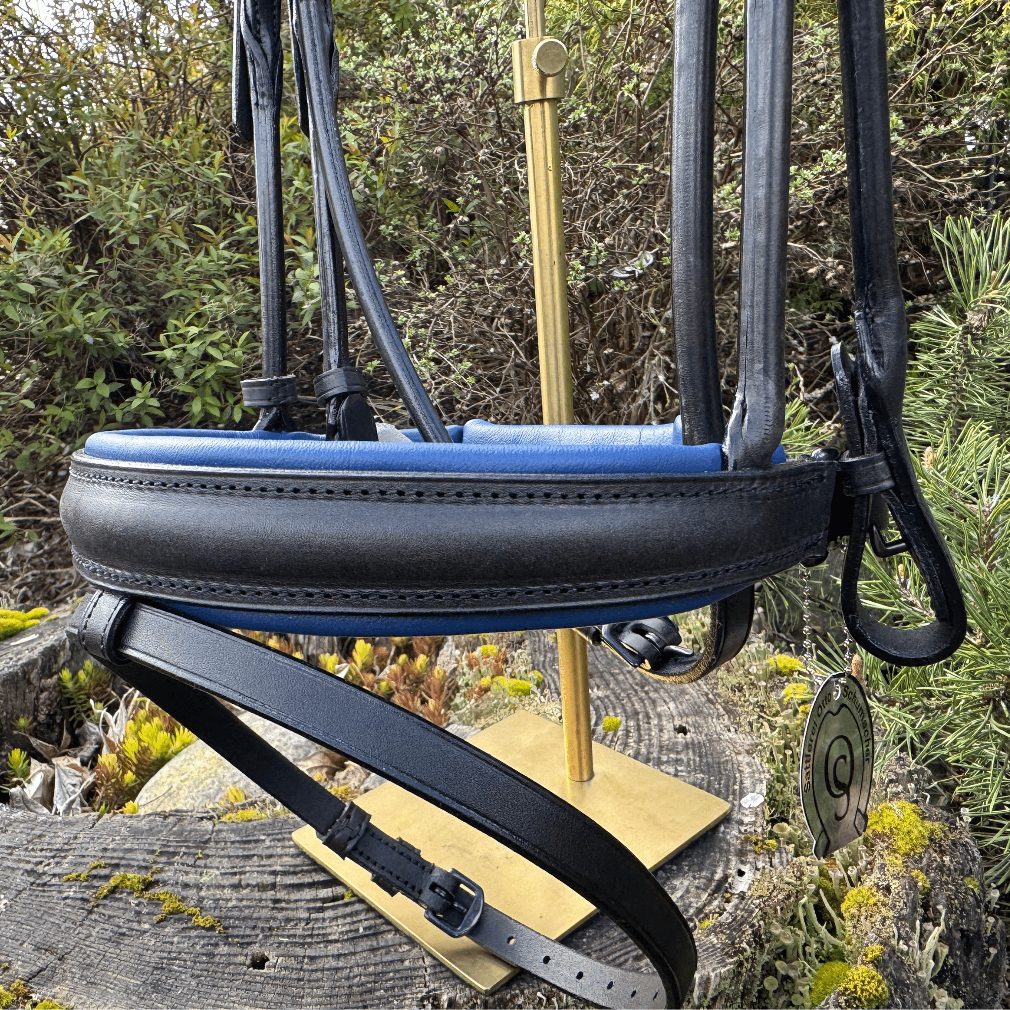 Otto Schumacher Bellevue Snaffle in Black with Blue Padding - Cob
