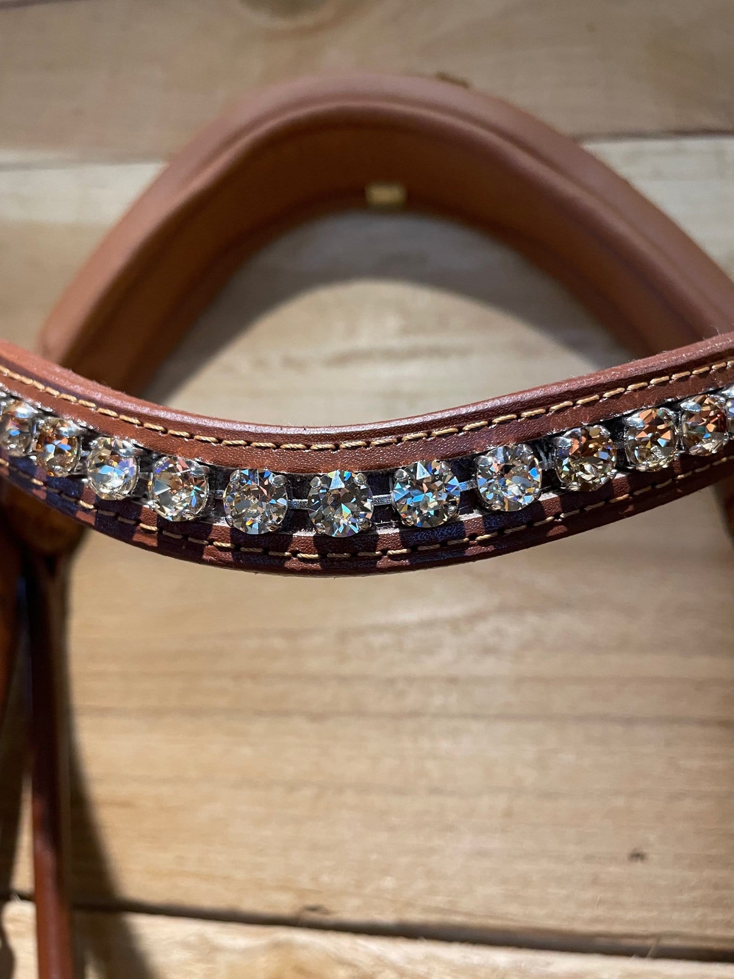 otto schumacher munchen feel good bridle havana browband close up