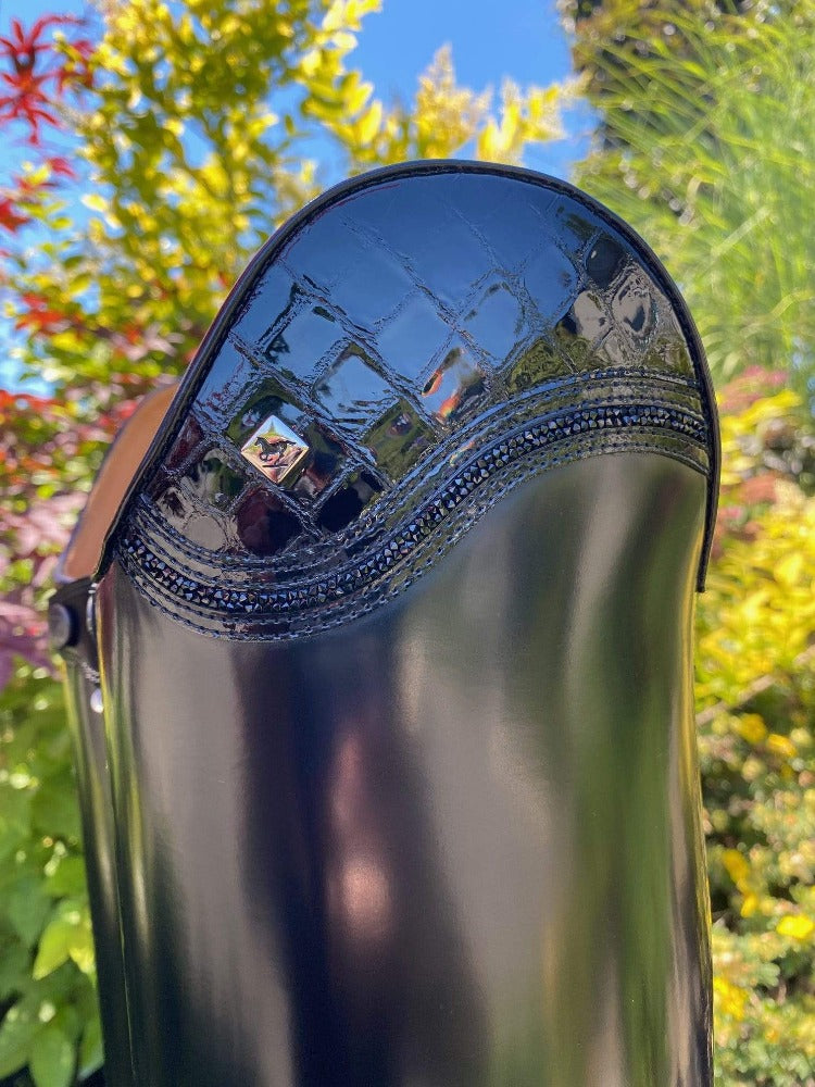 Patent croc top with fineline crystals