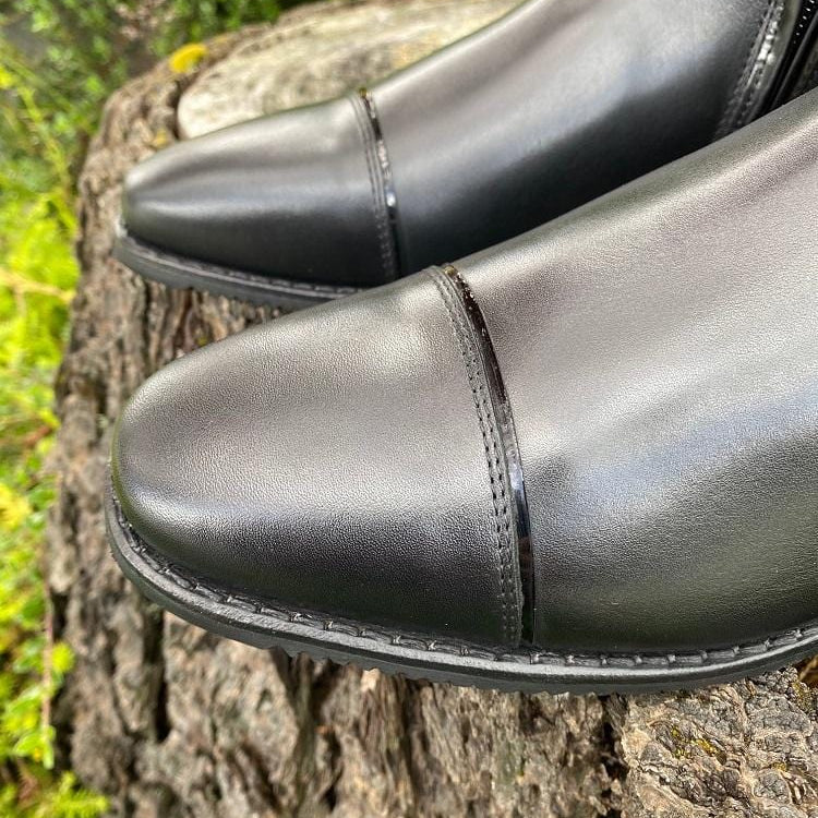 Flat black patent piping