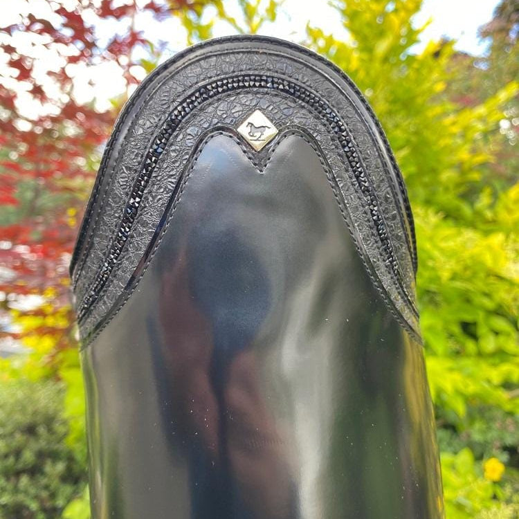 Rondine top in BG black leather with Black fineline crystals