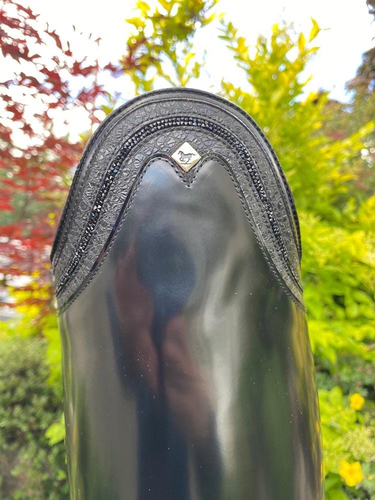 Rondine top in BG black leather with Black fineline crystals