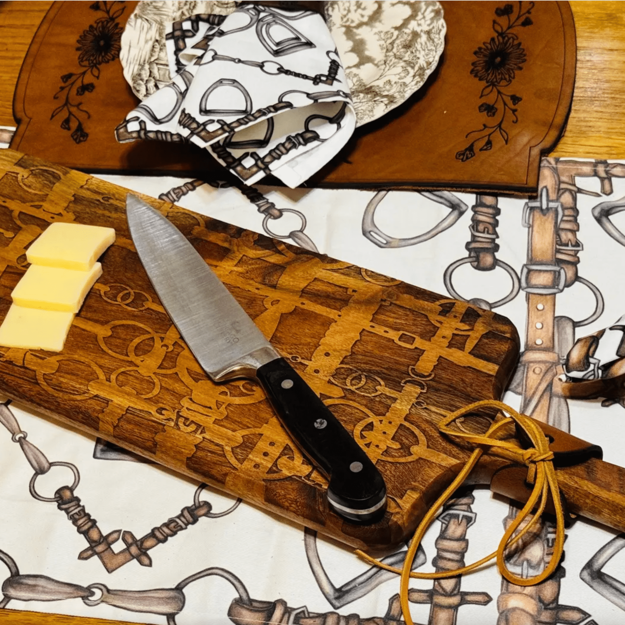 Equine Snaffle Bit Engraved Charcuterie Board (Long) - Thumbnail 3
