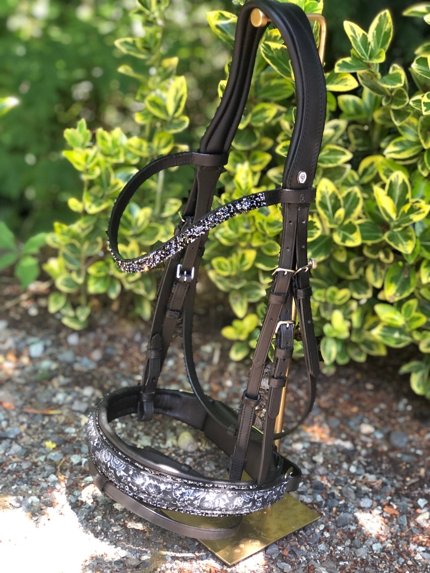 Otto Schumacher Elegant Snaffle Bridle With Patent Bouquet