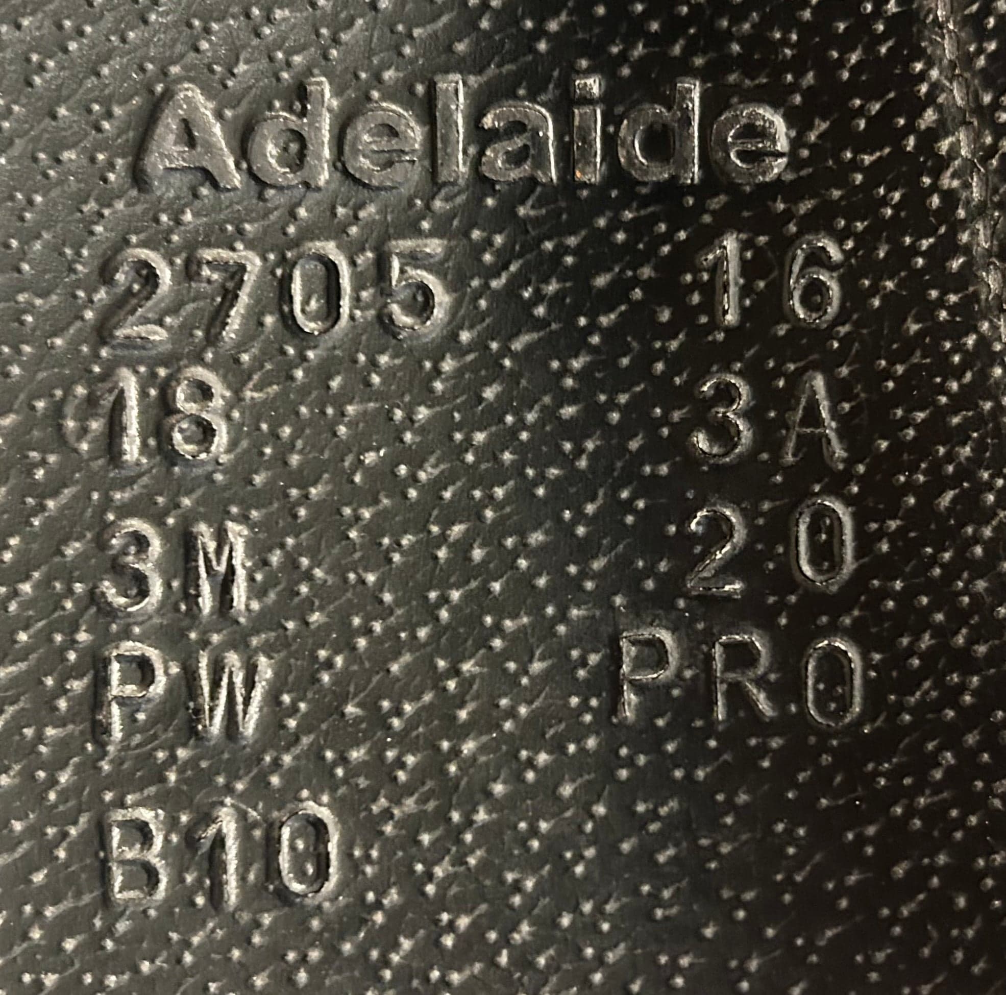 18" Voltaire Adelaide, 2016, 3A Flap, Medium Wide (5") Tree