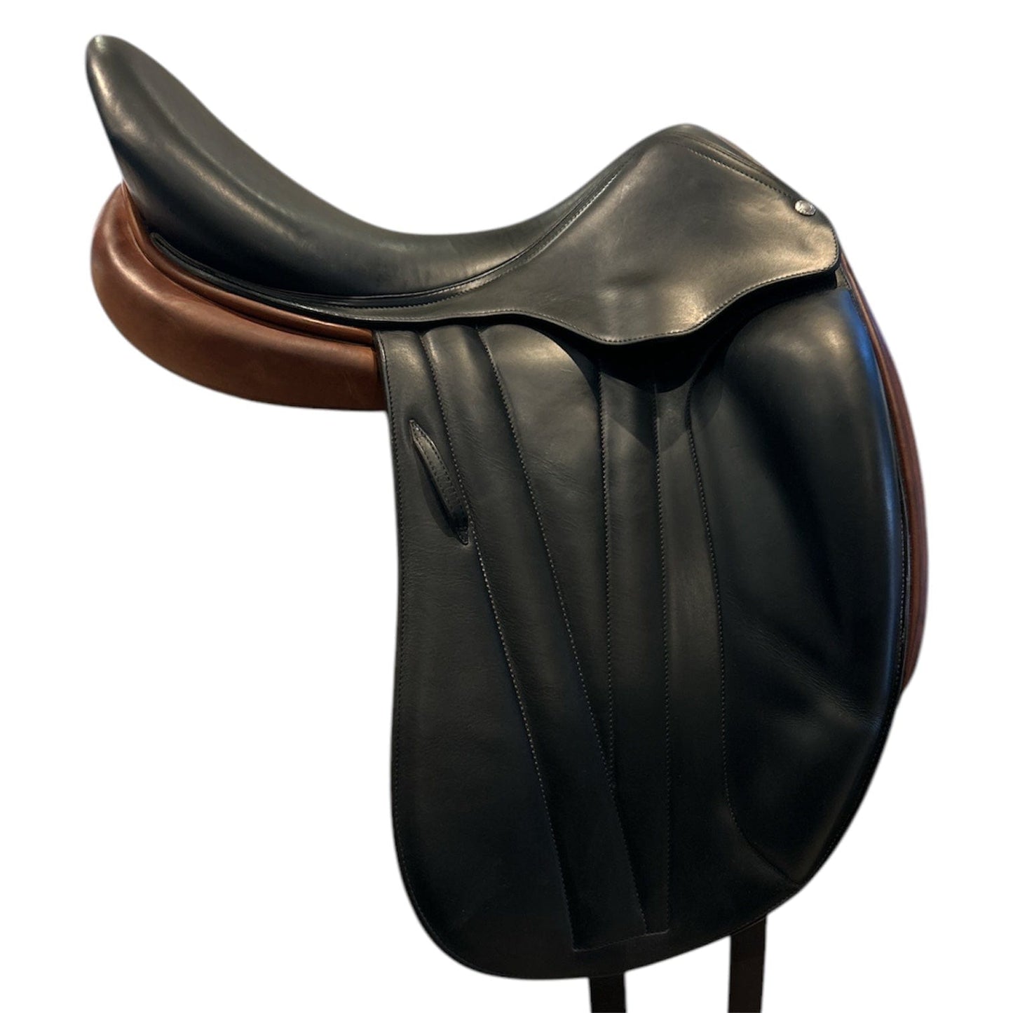 18" Butet Dressage Mono, Medium Wide (4.75") Flap