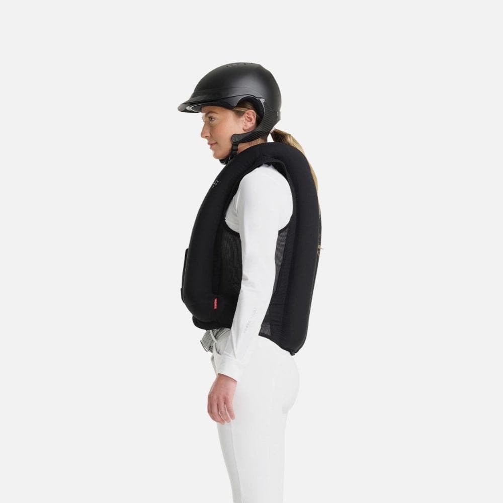 horse pilot twist air vest 2.0 - black inflated side view