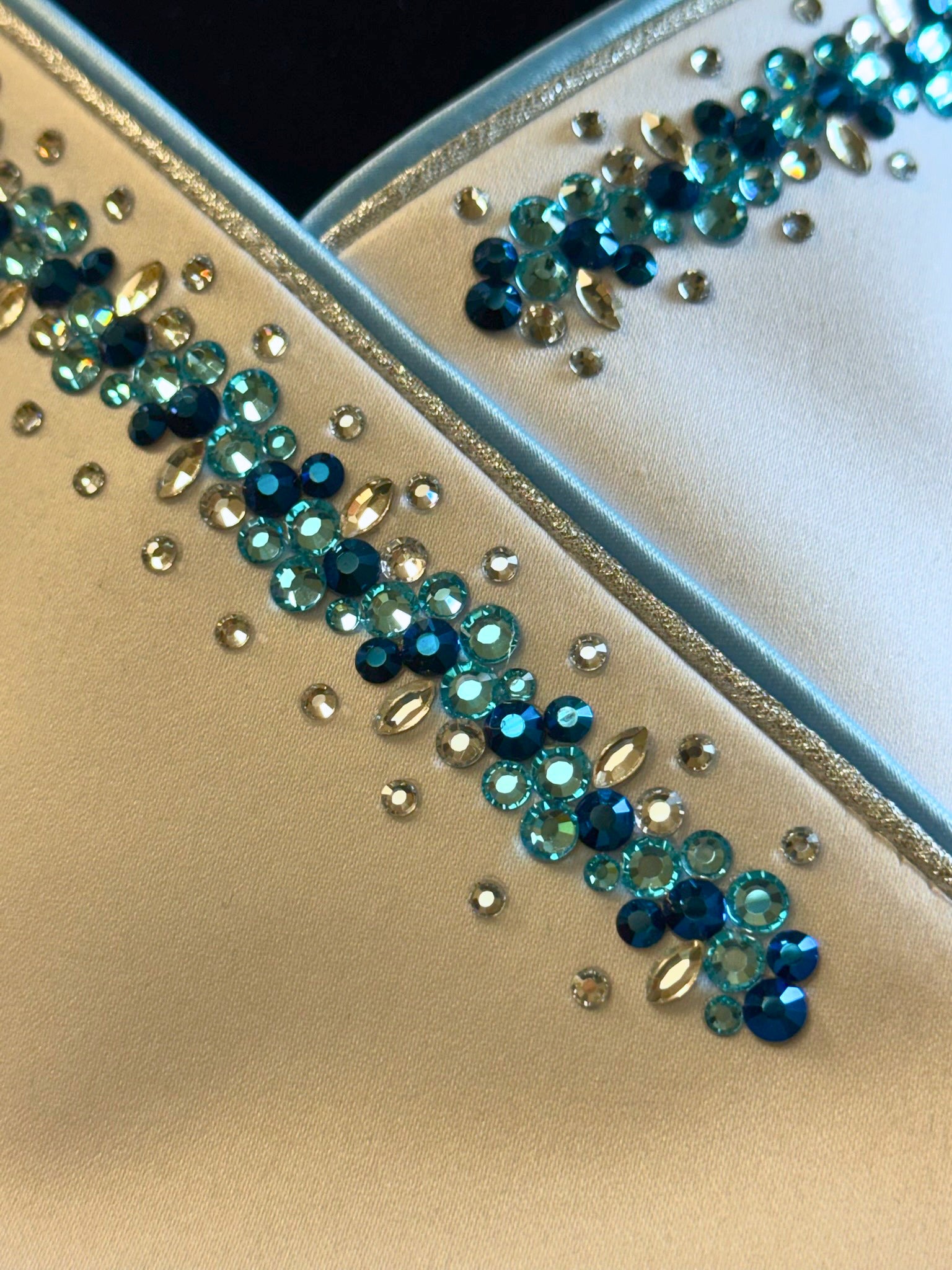 Plastronique Light Blue & Silver Drops Crest Stock Tie - details