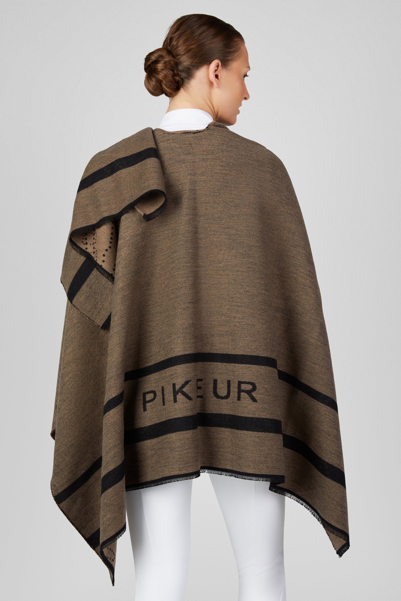 Pikeur Reversible Cape