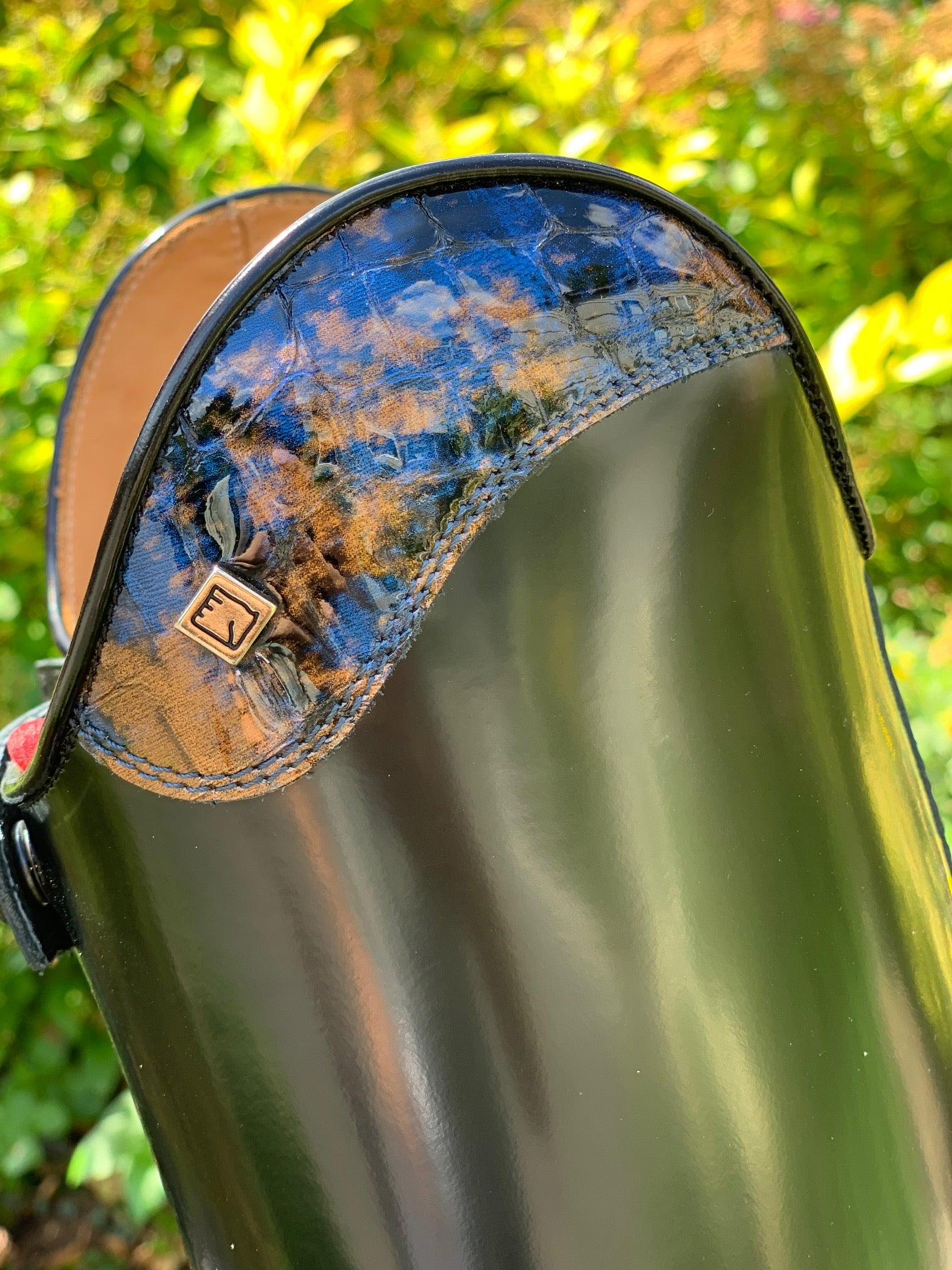 Detailed photo of uptop