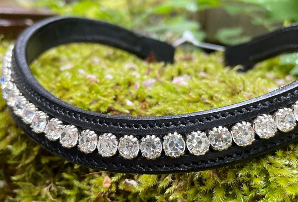 bridle2fit browband - black w/ white crystals  up close
